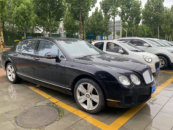 豪华宾利